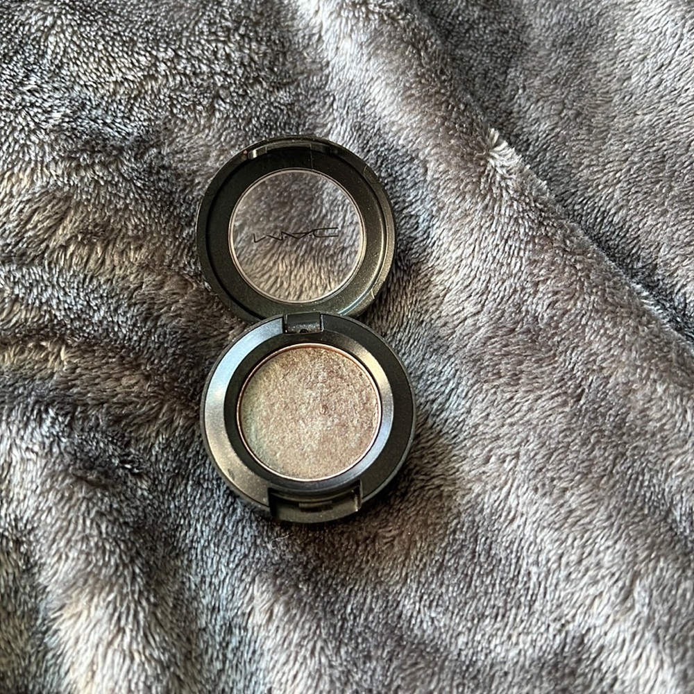 Mac Club Eyeshadow